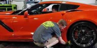 Testirali su najnoviju Korvetu na dinamometru, a onda je jedan od automehaničara uradio NAJGLUPLJU STVAR! (VIDEO)